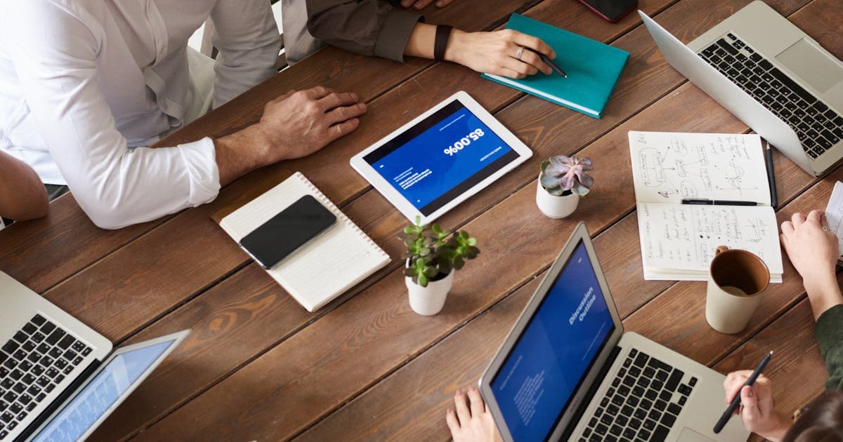 How to Plan a Team Outing in 10 Minutes (Seriously)